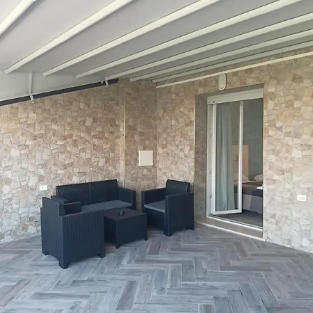La Dea Pensión Ferrara